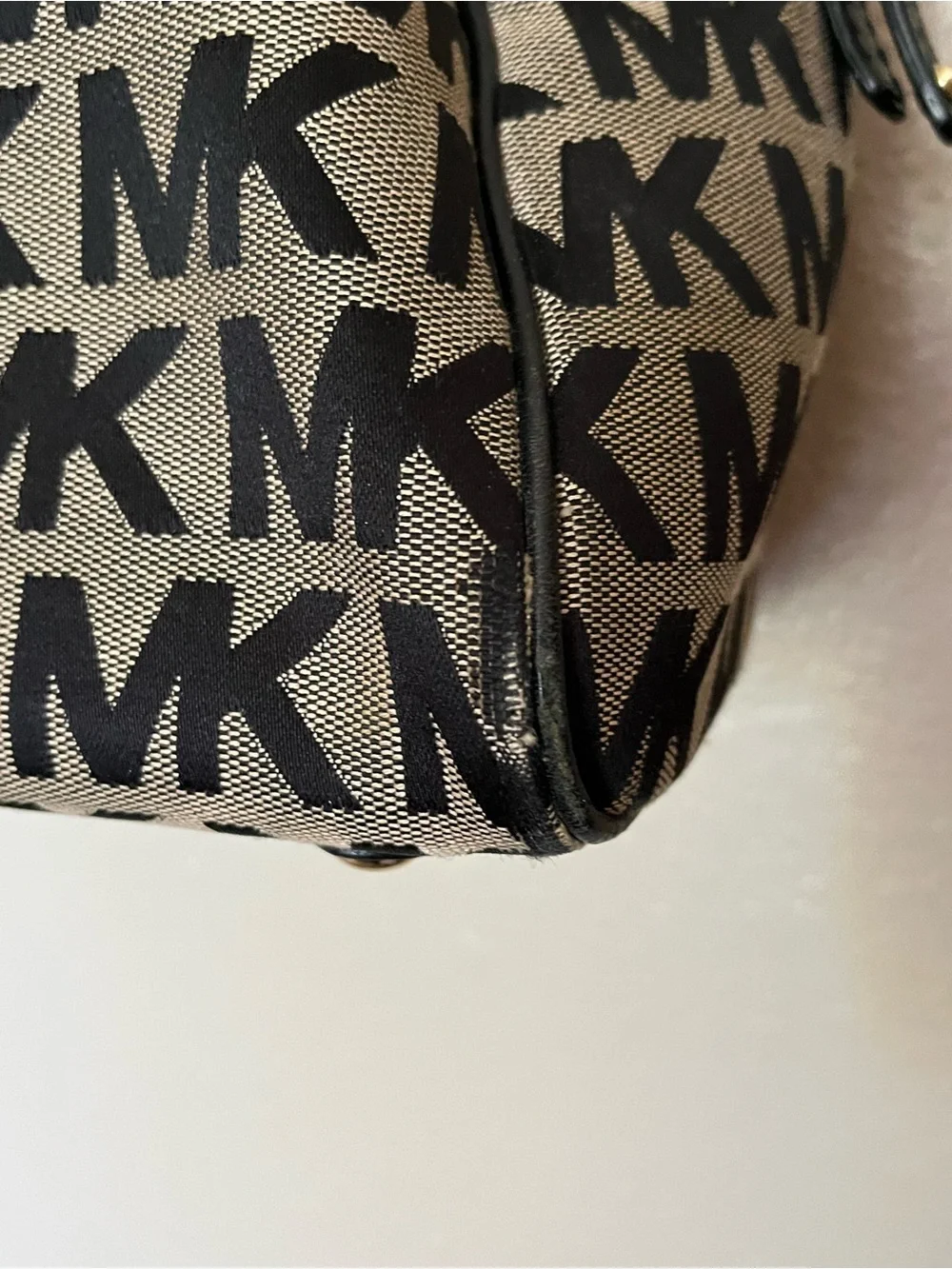 Michael Kors Signature Dome Satchel Bag Purse Black/Grey Monogram Canvas **FLAW